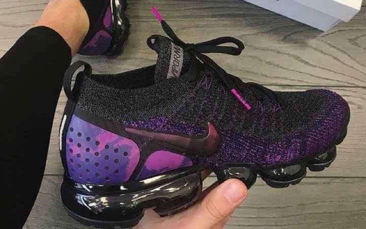 tenis vapormax preto e rosa