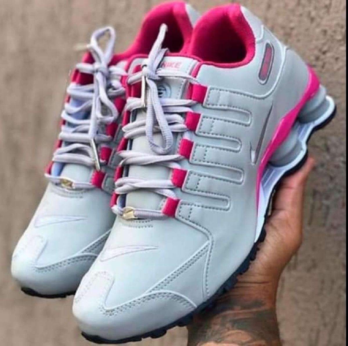 nike shox cinza e rosa