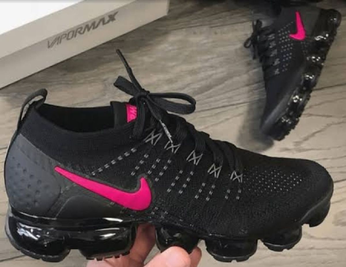 tenis vapormax preto e rosa