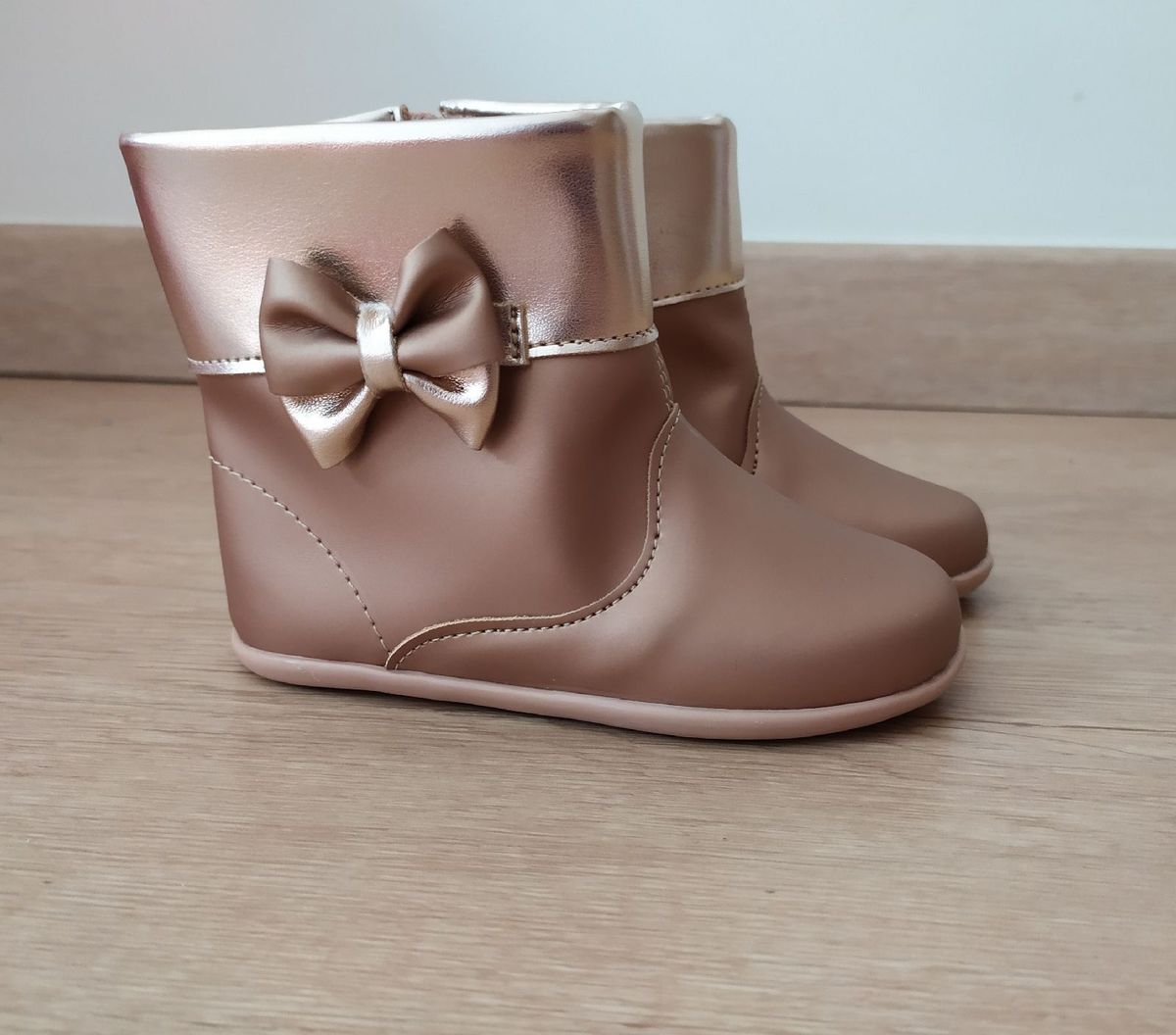 bota infantil pe com pe