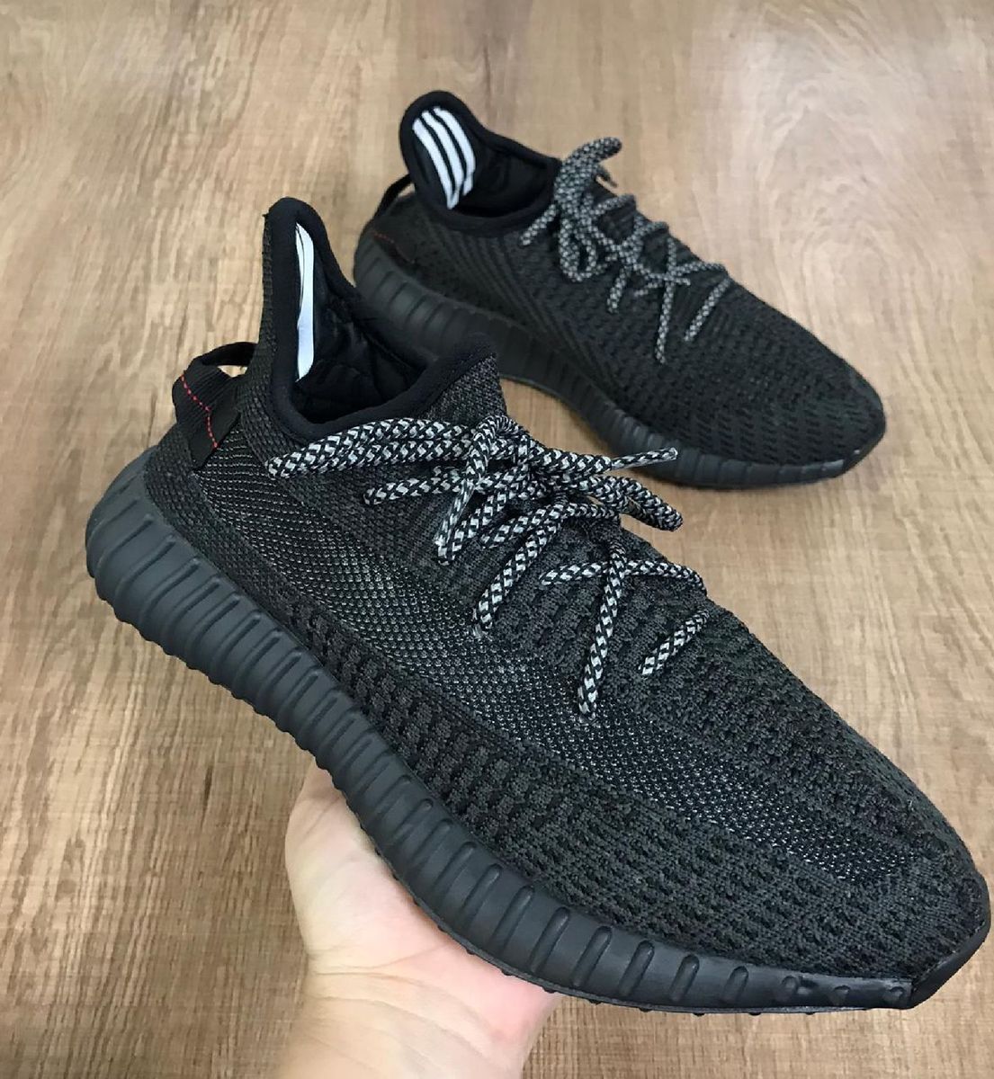 yeezy preto original