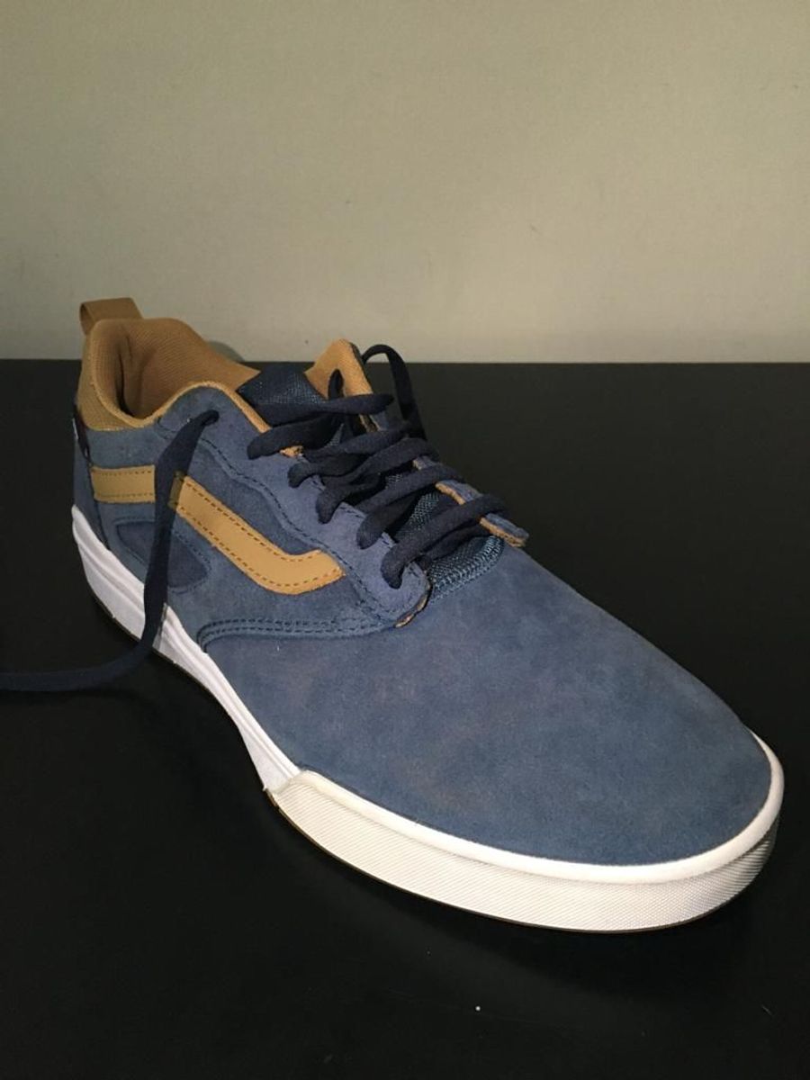 vans azul e marrom