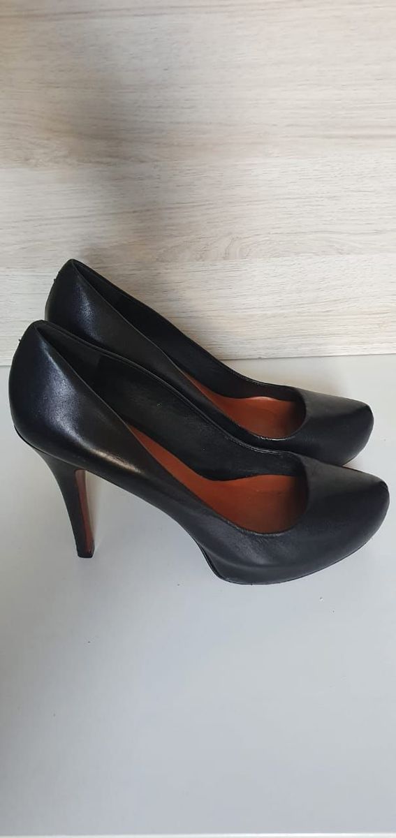 scarpin schutz preto