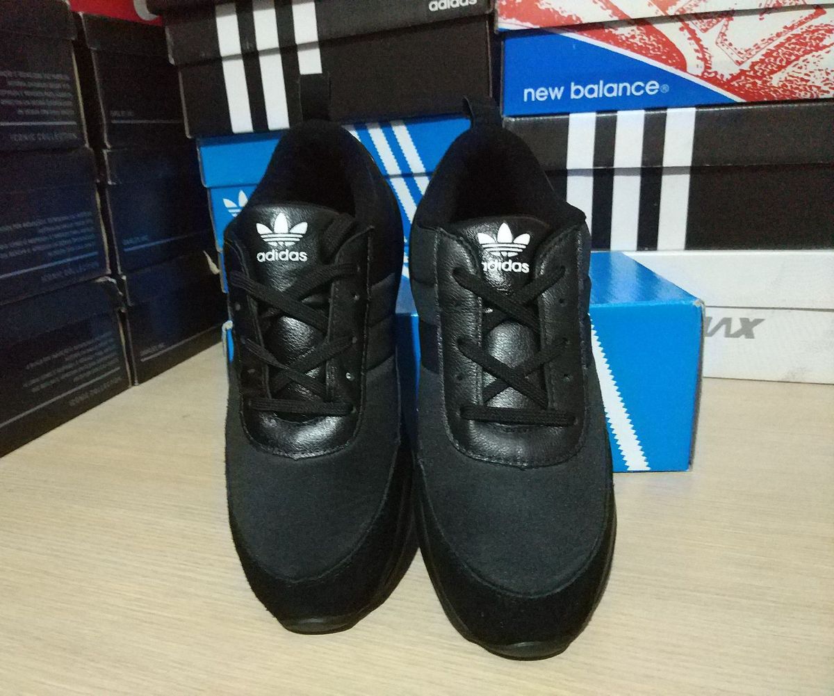 tenis adidas shark
