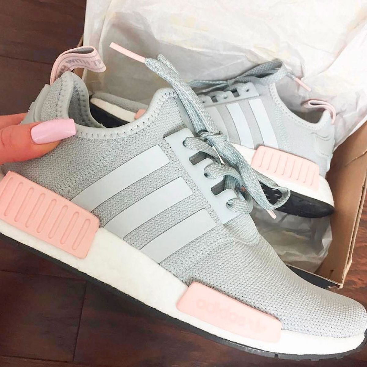 tenis adidas nmd feminino cinza e rosa