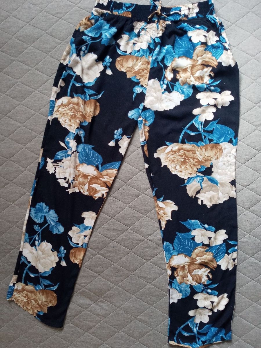 calça de tecido mole estampada