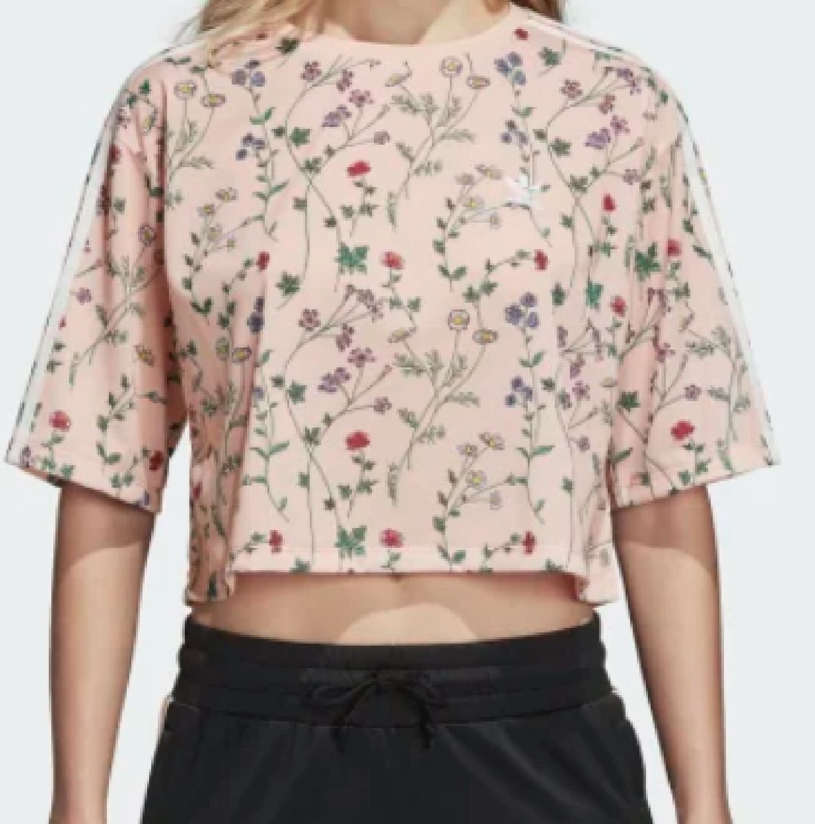 camiseta adidas oversized feminina