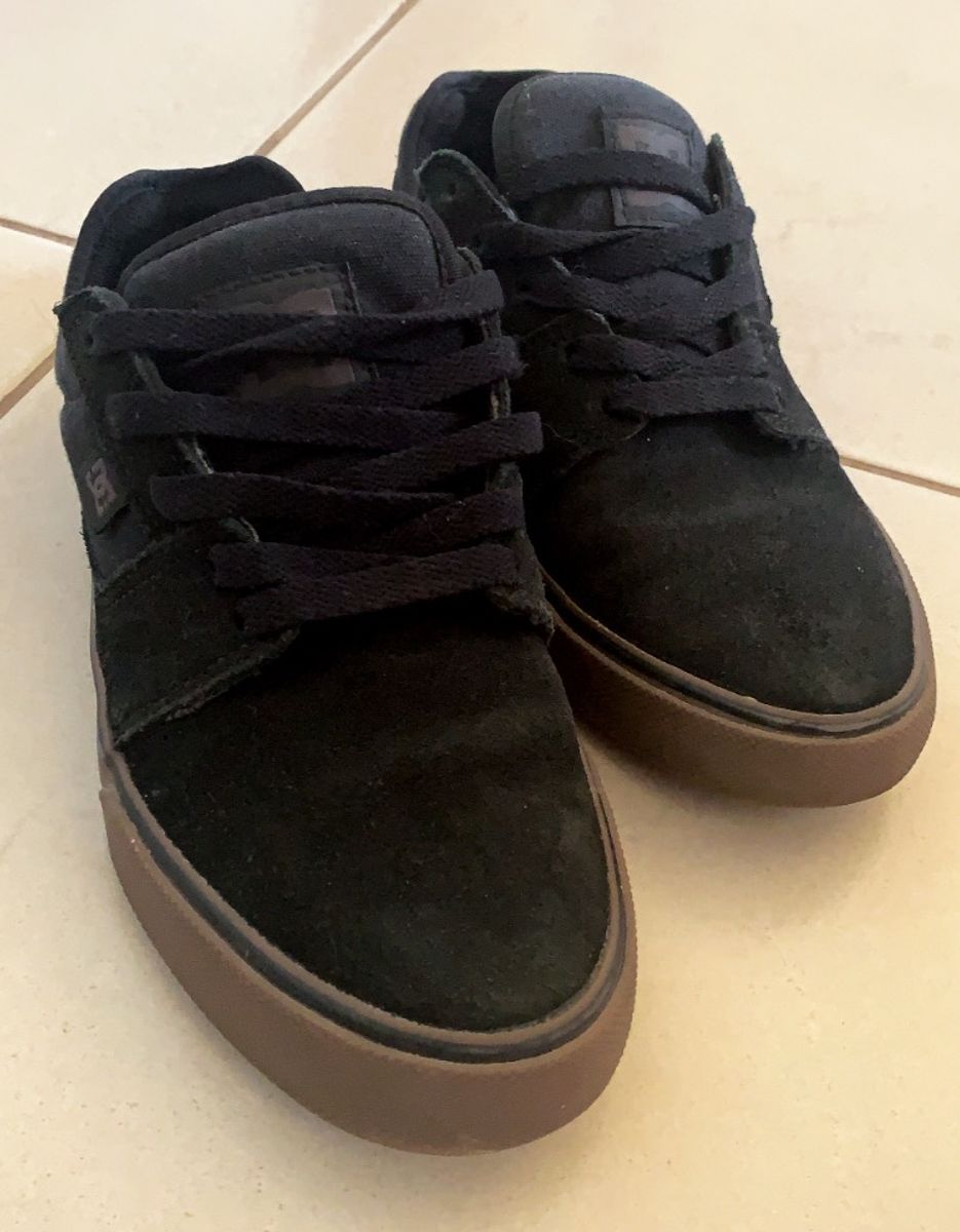 tenis dc feminino preto e marrom