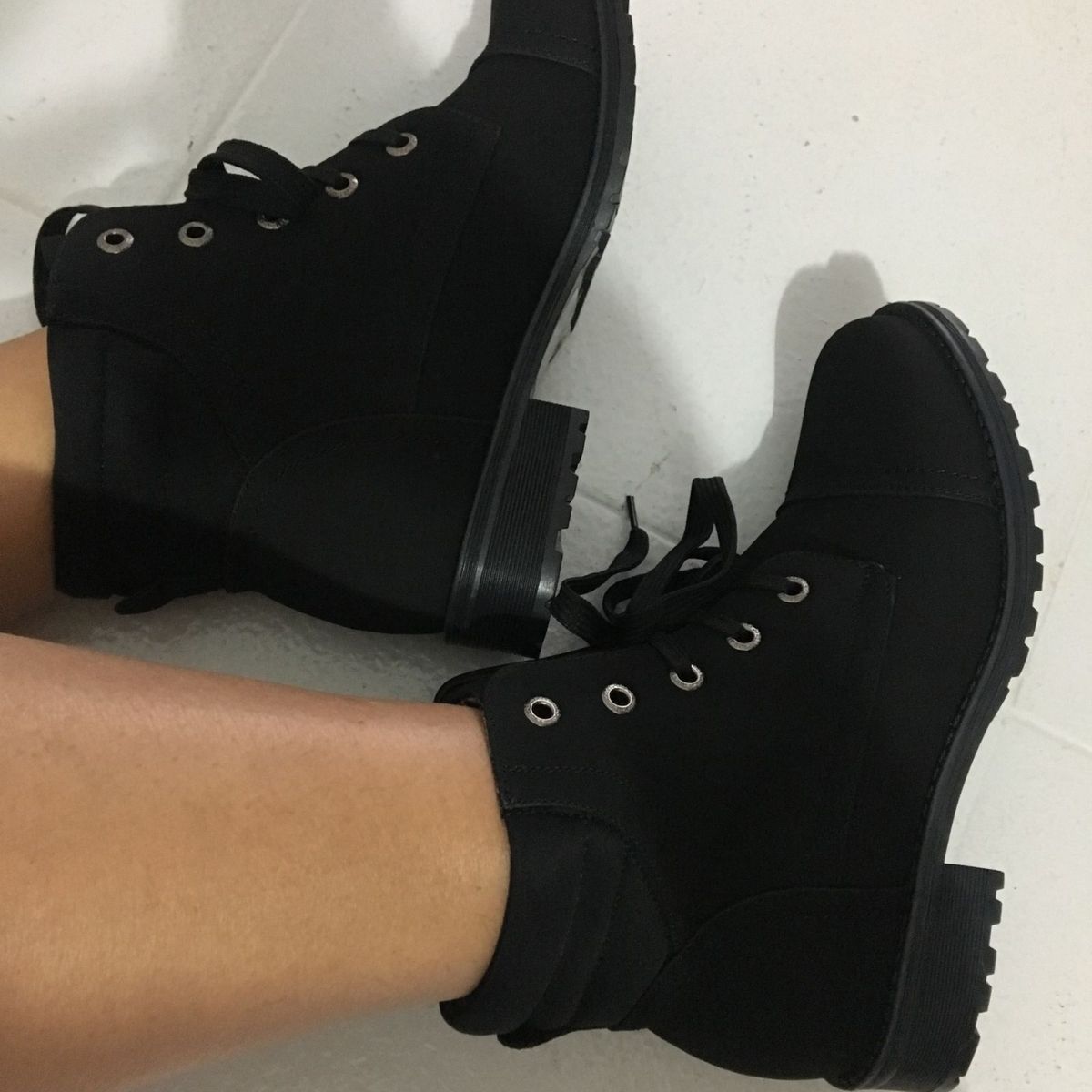 bota coturno mooncity verniz preta