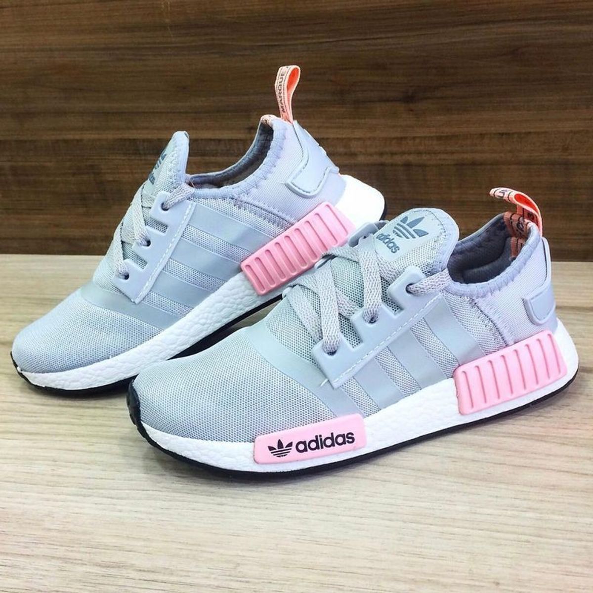 tenis adidas rosa e cinza