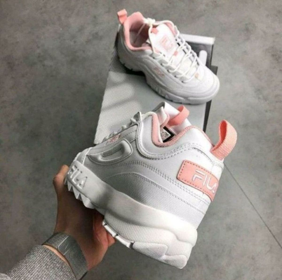 tenis fila disruptor feminino branco e rosa