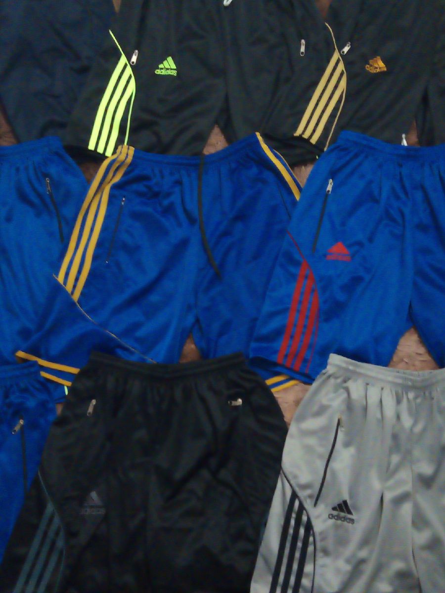 bermuda adidas com bolso de ziper