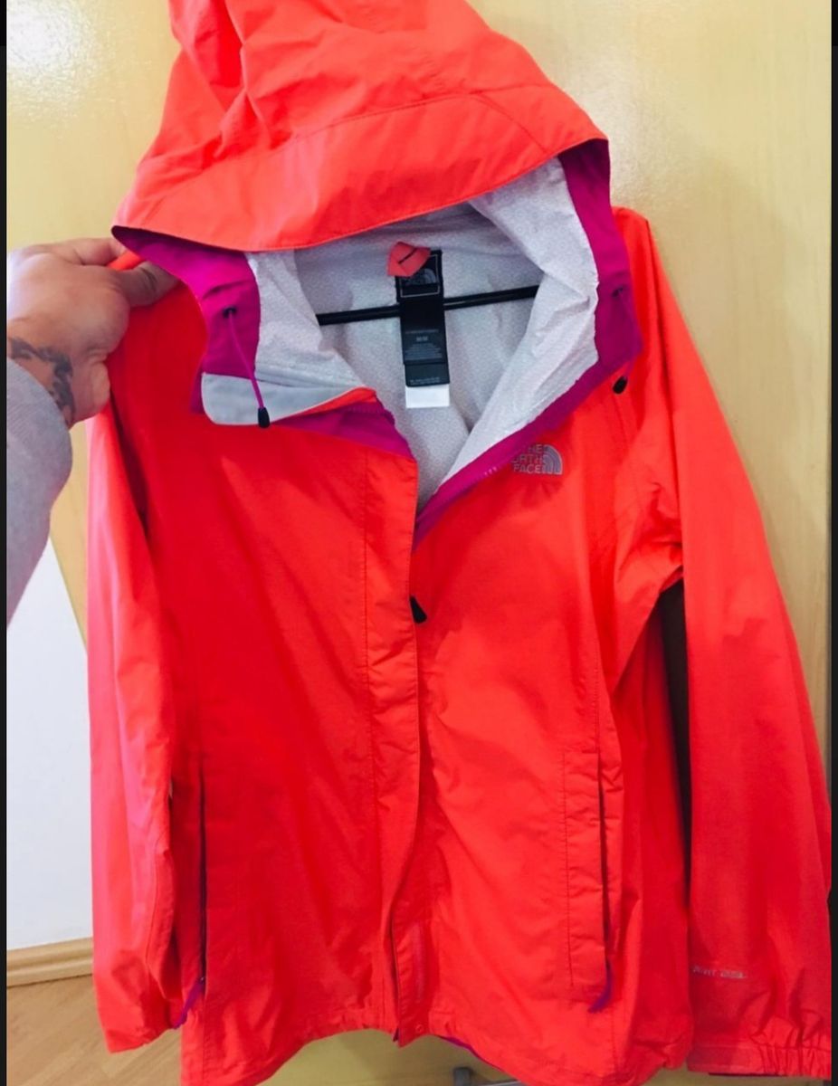 north face impermeavel