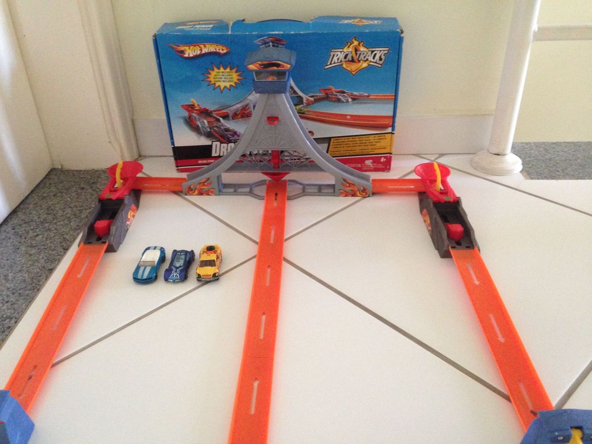 pista hot wheels trick tracks