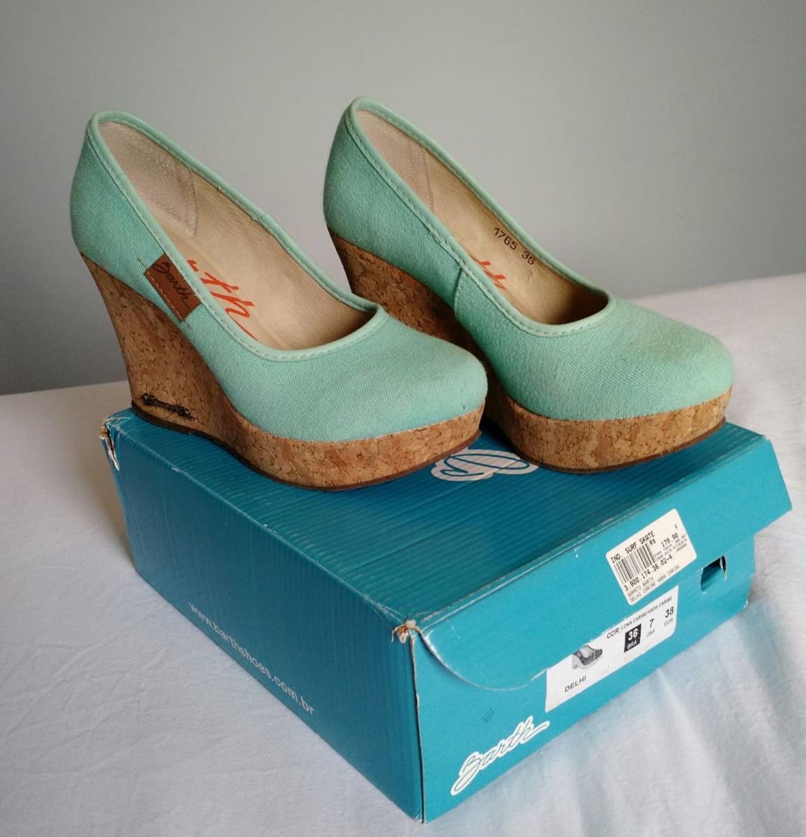 sapato anabela verde