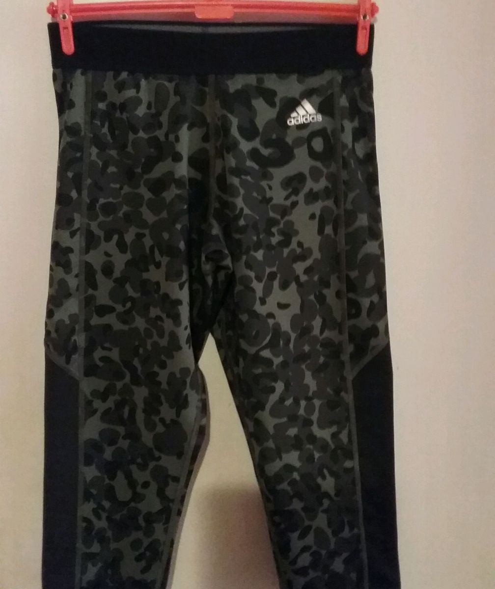calça adidas camuflada feminina