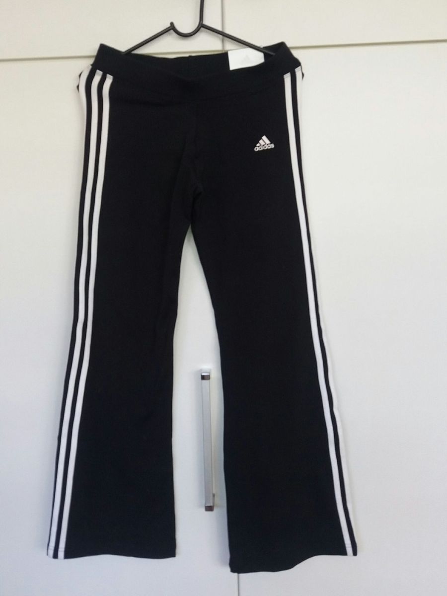 calça adidas boca larga