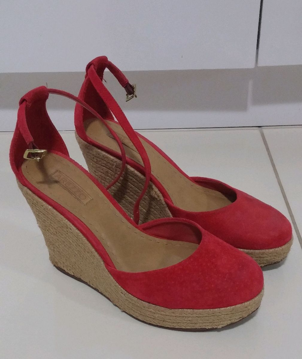 sandalia plataforma vermelha arezzo