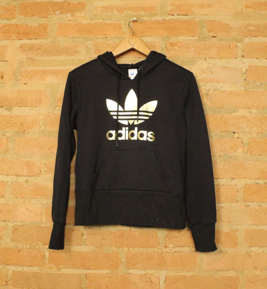 moletom adidas preto e dourado