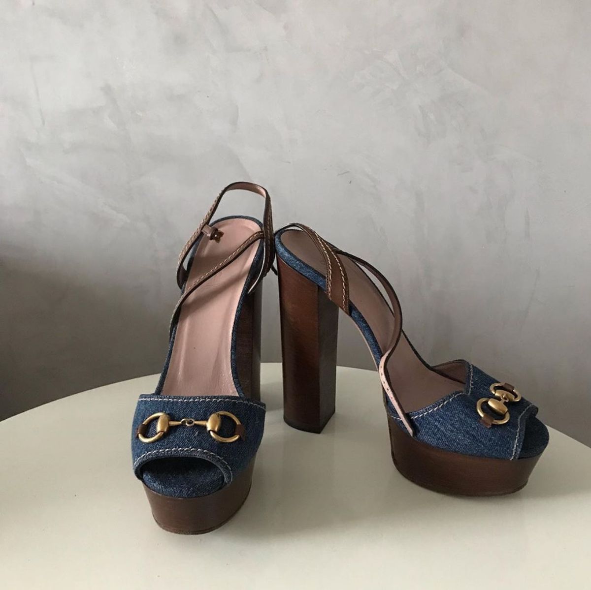sandalia meia pata gucci