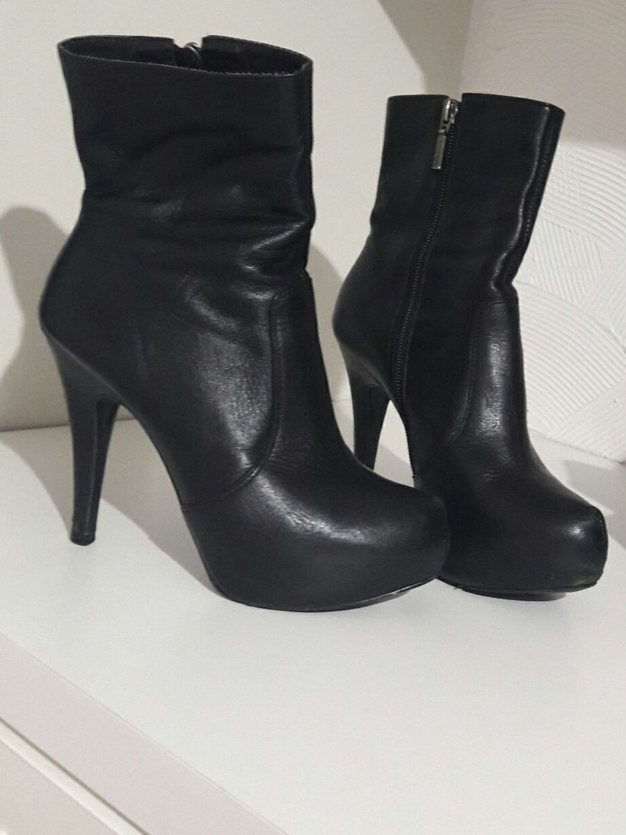 bota raphaella booz cano curto