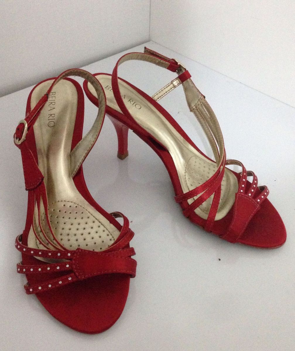 sandalia de saltinho beira rio