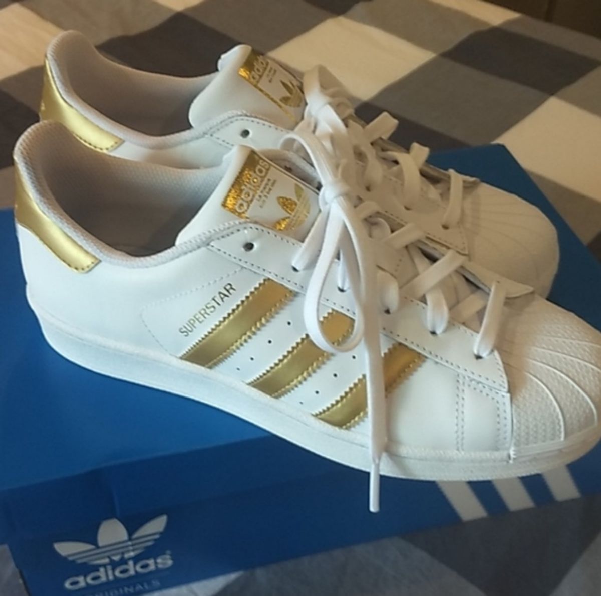 adidas superstar dourado