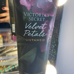 Kit Victoria Secret Velvet Pétalas