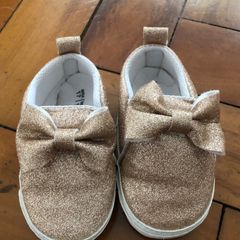 sapatinho de bebe renner