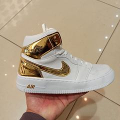 jordan branco e dourado