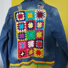 jaqueta jeans customizada com croche