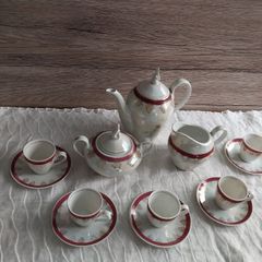 Jogo De Chá Com Bule Leiteira Açucareiro Em Porcelana 3pçs - Escorrega o  Preço
