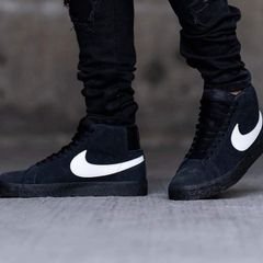 black nike blazer low 77