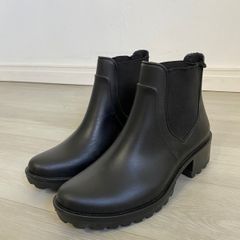 Bota chelsea colcci tratorada sales vinho