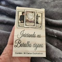 Kit para Cartas com Toalha e Baralho Cigano em Relaxar e Meditar