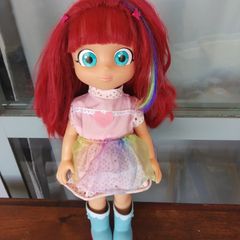 Brinquedo Boneca Grande Menina Rainbow Ruby Capa De Chuva