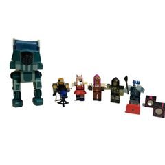 Brinquedo Roblox 5 Personagens e Acessórios