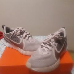 Nike zoom store strike 2 women