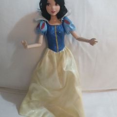 Roupas e Acessórios Boneca Clássica Branca de Neve