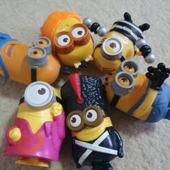 Brinquedo Kit Pião Pirâmide Minions Meu Malvado Favorito 