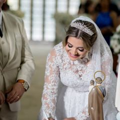 Vestido de Noiva Princesa, Decote Profundo, Apliques de Renda 3d, Saia em  Mescla de Saia de Tule e Renda com Brilho Delicado | Roupa de Casamento