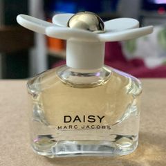 Kit Marc Jacobs Daisy Love - Perfume Feminino EDT 50ml + Loção