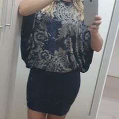 vestido justo na saia e solto em cima