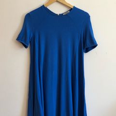 vestido tipo camiseta de malha