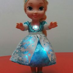 Boneca Frozen 2 Princesa Elsa Canta Vestido Acende Vinil Nfe