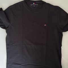 Camiseta Tommy Hilfiger Logo Preta - Compre Agora