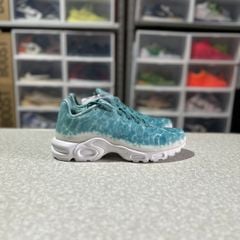 Air max plus sales water