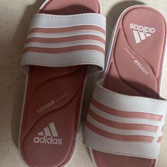 Chinelo hotsell adidas fitfoam