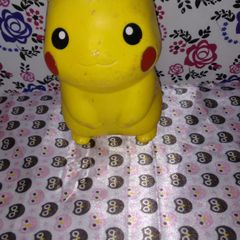 Brinquedo de plástico com base amarela, pokemon vermelho Pokedéx Rotom,  coleção McDonald's R$ 15,00 - Taffy Shop