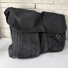 mochila transversal com 2 bolsos frontais